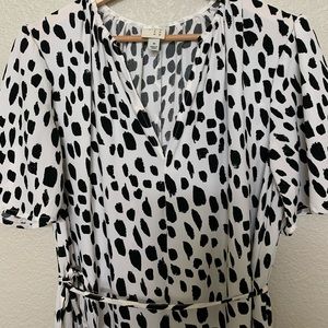 3/$15 🙌🏼 A New Day: spotted black & white dress
